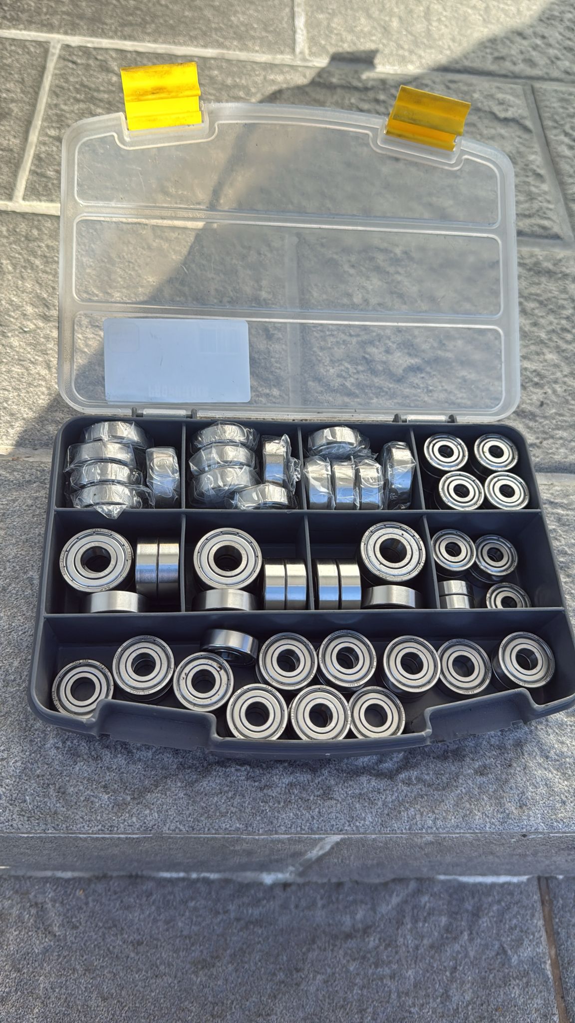 SKF-laakereita IV-O:n huoltoautossa